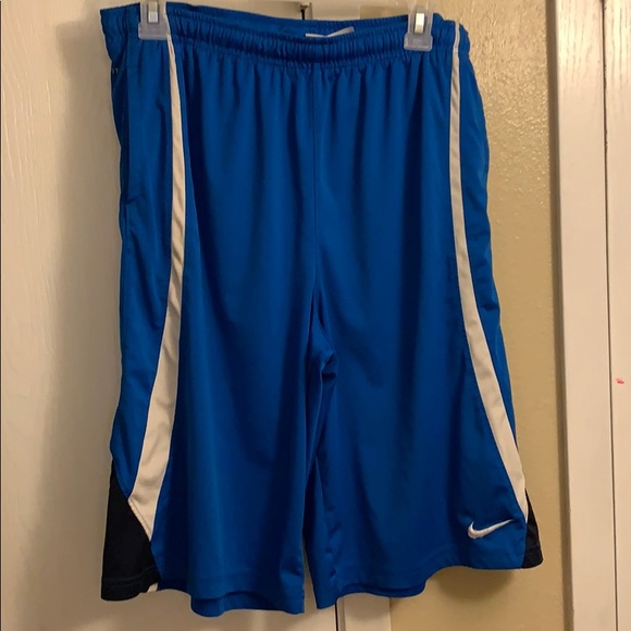 Nike shorts kids XL/ men S - Picture 3 of 7